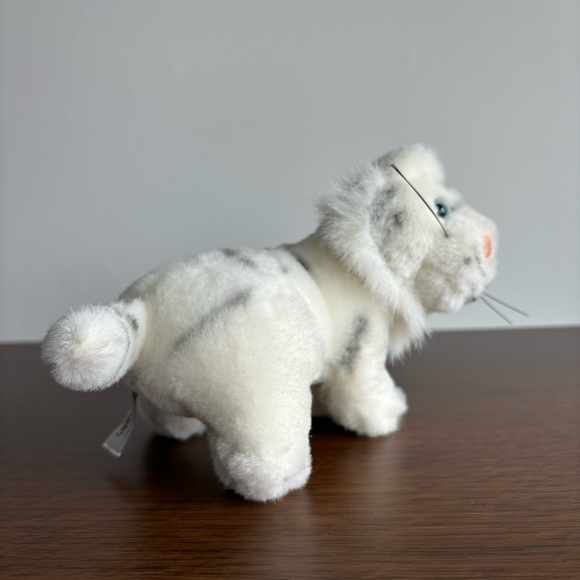 Mini Mirage Las Vegas White Tiger Stuffed Animal - Picture 4 of 9